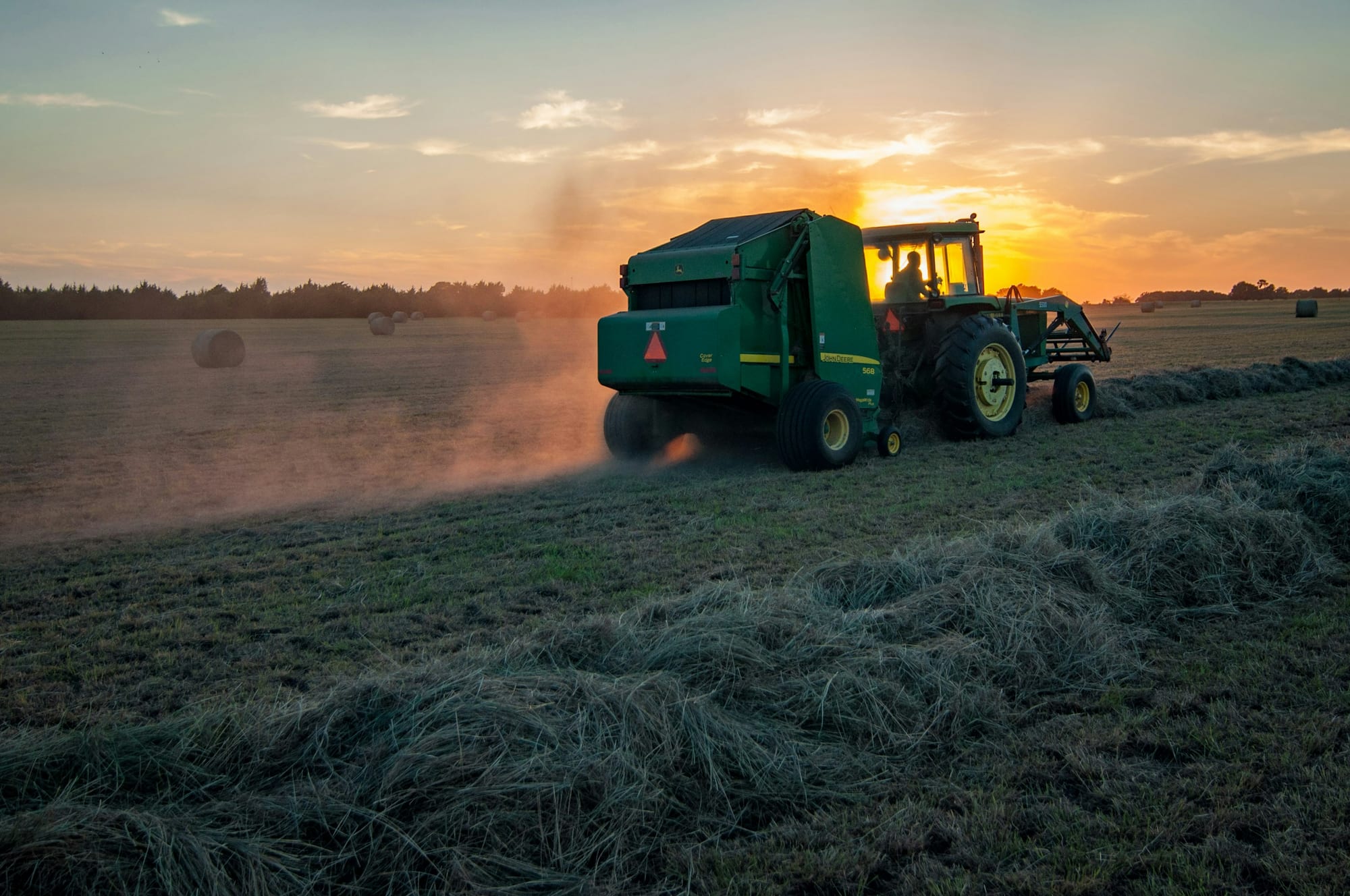 Equipos agrícolas en operación