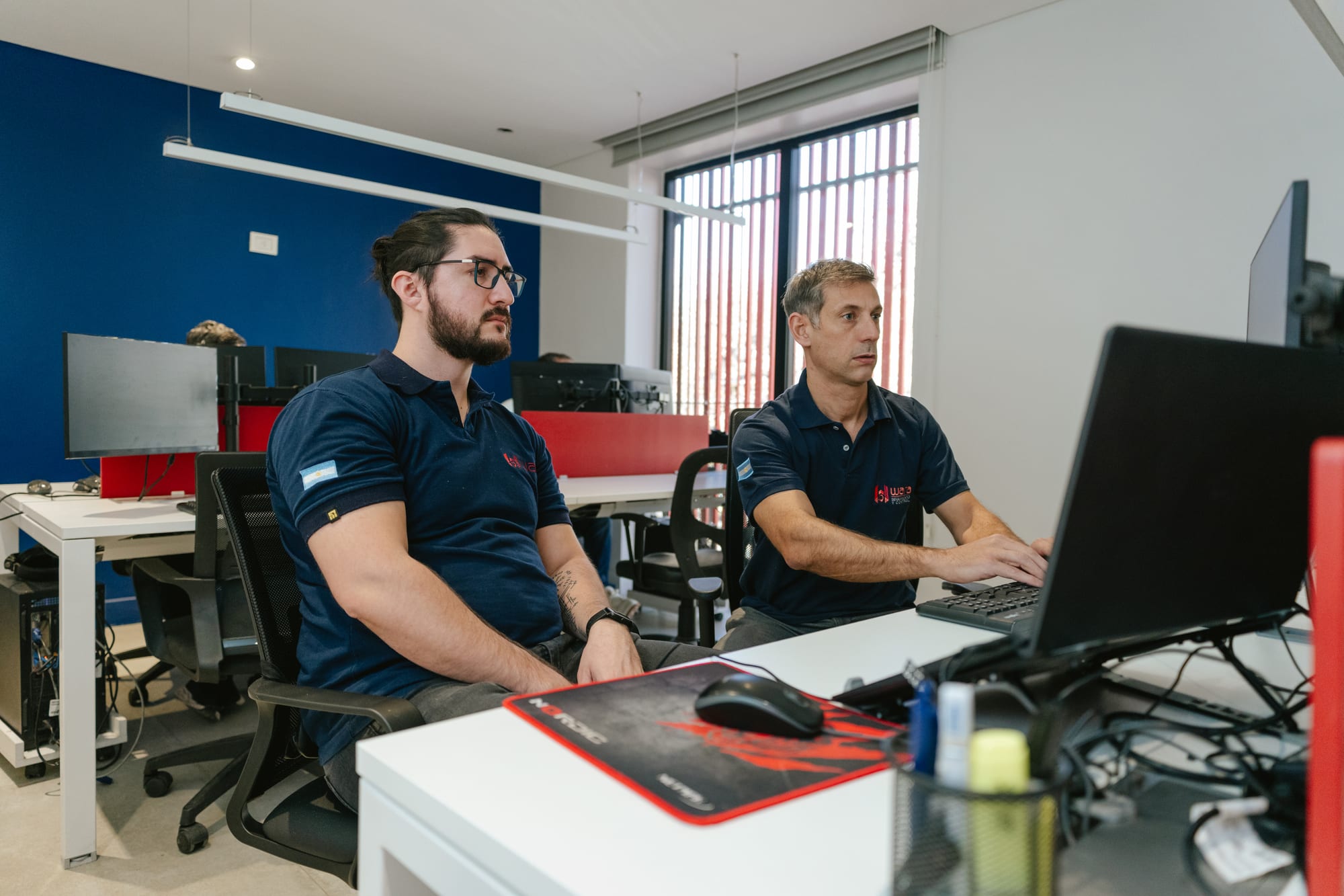 Equipo de WARA en oficina